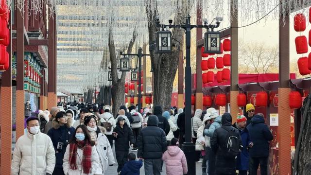 是时候了！来什刹海前海冰场“呲溜溜”