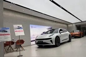 半年改款两次，全新极氪001上市引发老车主争议图片