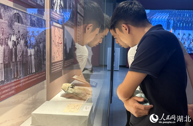 诗词为引文物为证 “红巷党课”走进武汉革命博物馆
