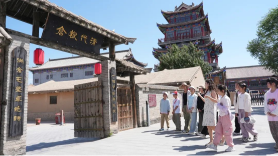 豫哈少年文化交流之旅：巴里坤粮仓与军垦精神见证民族交融