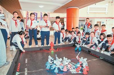 人工智能通识课怎么上？全国多地中小学秋季学期起普及