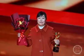 感动重庆十大人物｜17年悉心照料，她用爱为4位残疾老人撑起“一片天”图片