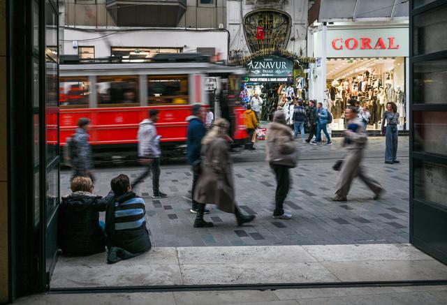 繁华的伊斯坦布尔独立大街