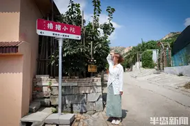 每天与猪相伴13小时，26岁美女打造“撸猪小院”月入三万图片