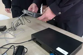 免费安装的“机顶盒”实为电诈工具，上海阿婆被诈骗400万元图片