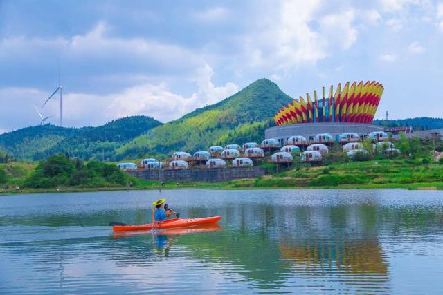 ​湖南旅游再“起飞”：中国最长索道在雪峰山景区启航