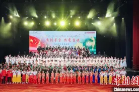 【澳门回归25周年】澳门举行“澳韵华章 共庆盛世”高校联合文艺汇演图片