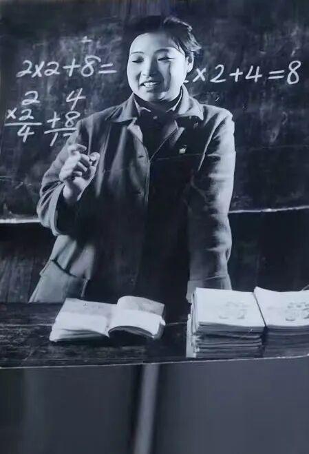 突发讣告	，她于昨日逝世，官方社交账号已变黑白