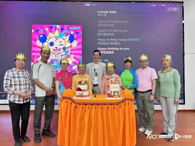 重阳节前看长者游：银发经济焕发新活力