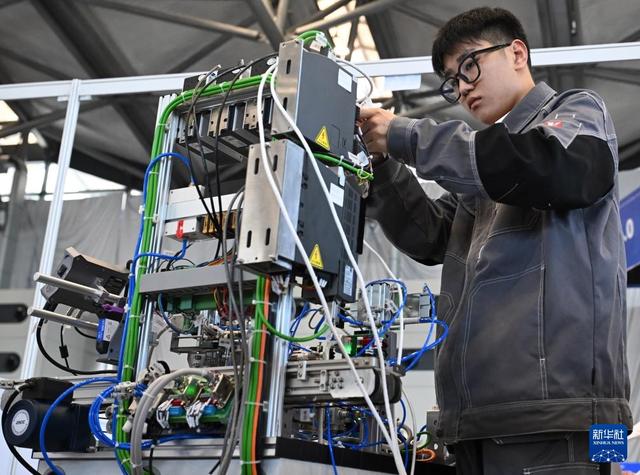 新职业故事丨新职业英才引领技能大赛“新风向”