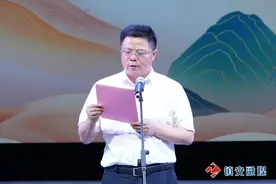 颂家国情怀 赋时代新篇——镇安县举行“龙鼎杯”庆国庆迎中秋朗诵会图片