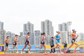 （体育）田径——全国田径大奖赛第三站：梁田田夺得女子5000米冠军图片