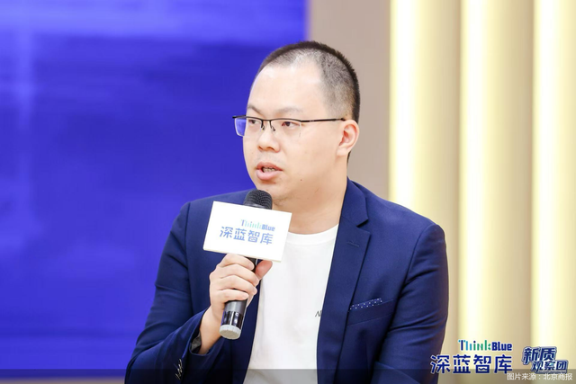 深蓝媒体智库沙龙｜“用魔法打败魔法”：AI原生困局的“自救”密码
