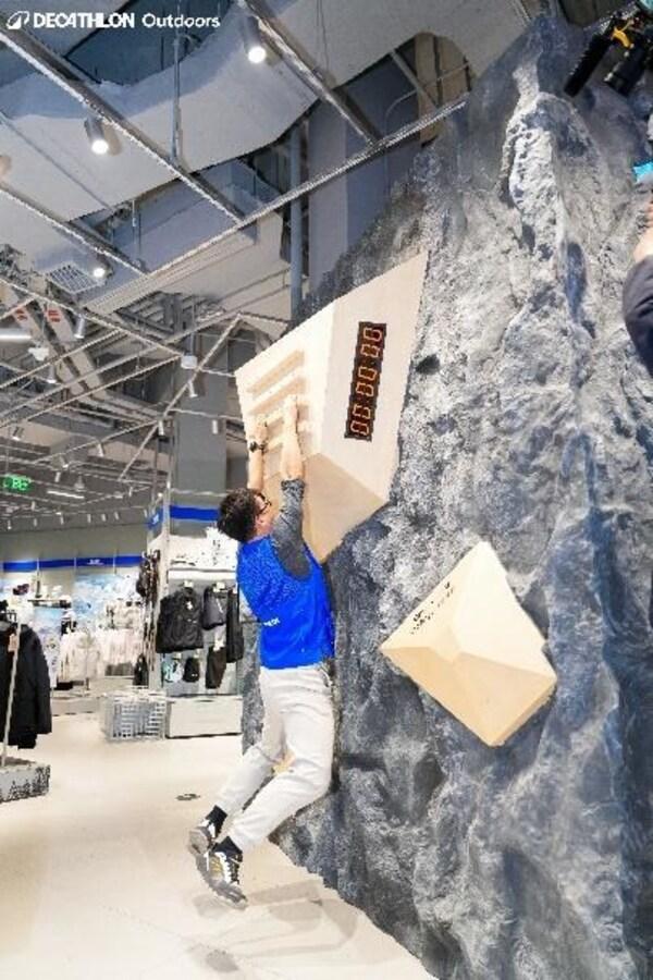 雪山开板季，中国户外的"成都时刻"：迪卡侬如何抓住城市户外新风向？