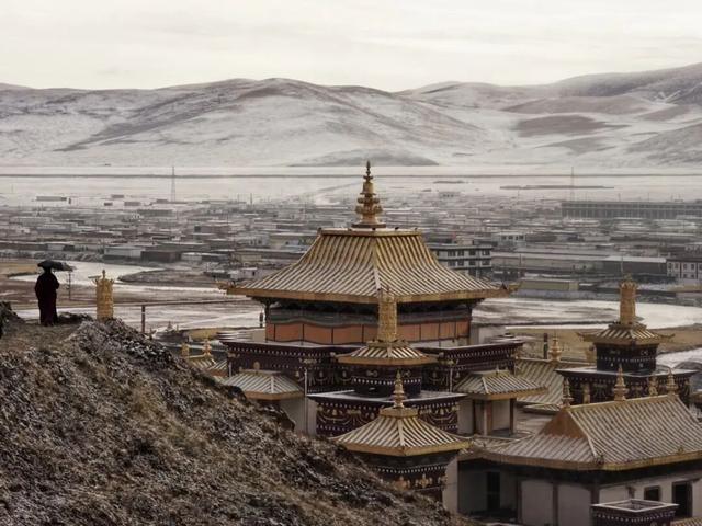 雪后的甘孜，走一路美一路！