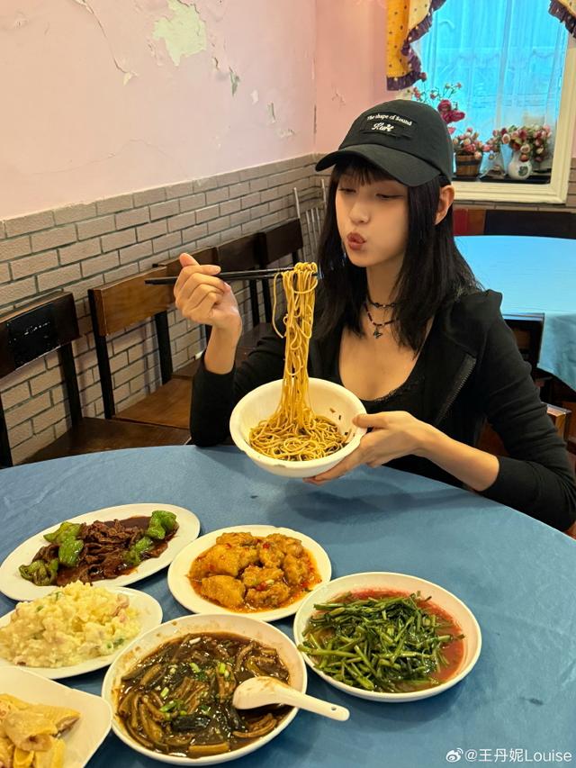 专访｜突然会被剃寸头，王丹妮：当演员，越来越好玩了
