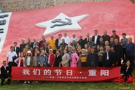 松柏长青人不老，芳华永驻情满怀——临澧一中举行离退休教职工重阳节活动图片