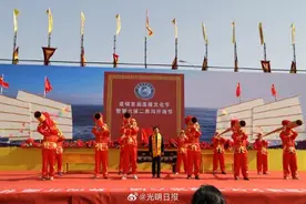 辽宁盘锦迎来开海图片