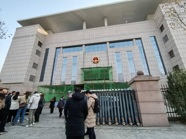 山东“入室抢婴”案二审开庭：检方提出新证据，受害人希望人贩子被判死刑