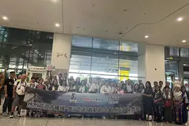 免签丨吉隆坡到贵阳的首个国际旅游航班降落图片