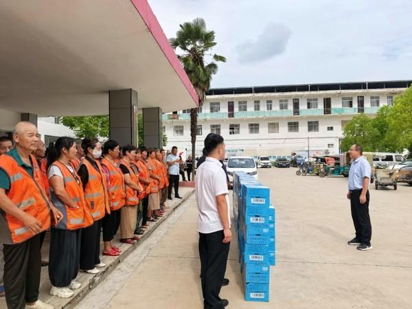 漯河市召陵区青年镇：“凉”辰美景正当时 浓浓关怀润心田