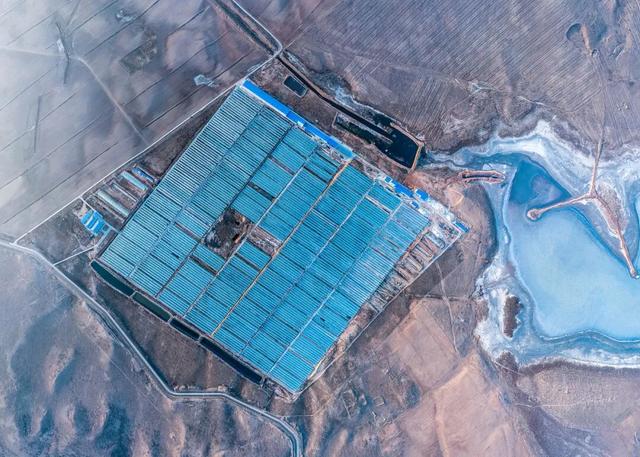 今年最抽象的网红饮料，从英国火回内蒙老家