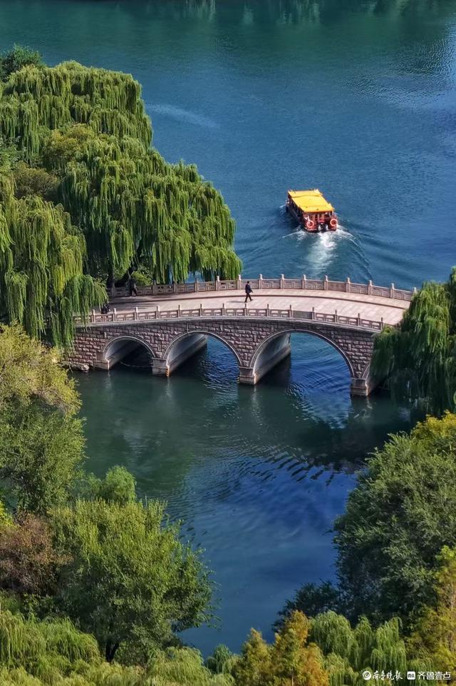 济南雨转晴，大明湖美景如画
