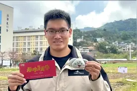 “农大丁同学”要开着拖拉机去春晚图片