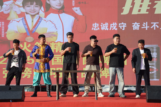 金秋双节喜相逢！第十三师火箭农场以“文旅+商贸”融合盛宴绘就新时代奋进画卷