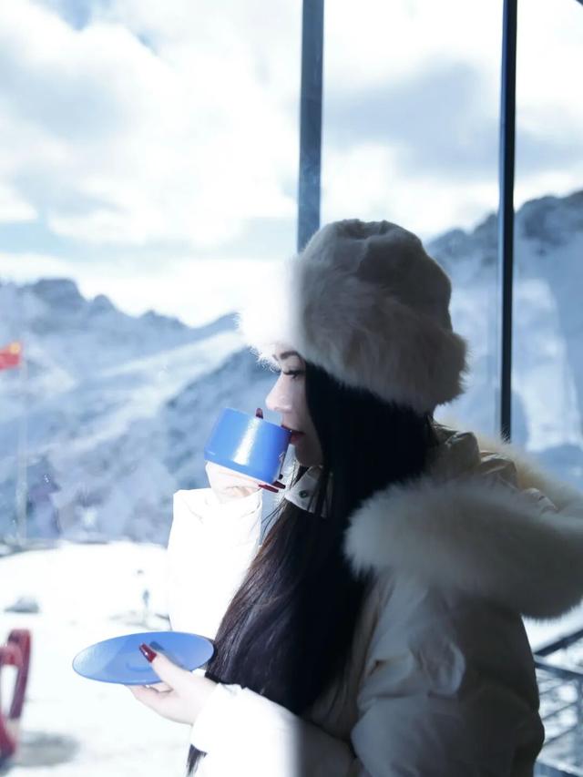 刷屏预警｜达古冰川今日大雪！山上山下，一片纯白浸心脾