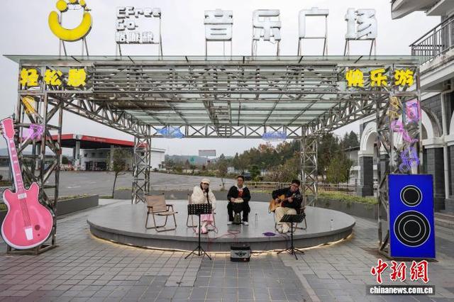 贵州：高速公路服务区特色服务助文旅融合发展