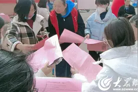 微山县留庄镇开展“文明祭扫 平安清明”宣传活动图片