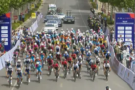 2025三门峡沿黄国际自行车邀请赛举行 近千名骑手共赴黄河之约图片