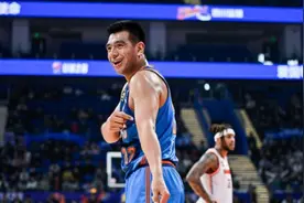 这是新秀？四川男篮内线杨文学19中14砍30分15板均创生涯新高图片
