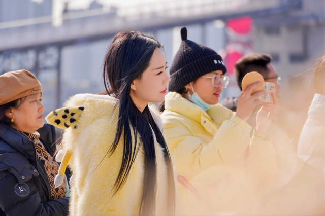 杭州这块“雪地”太火爆，一天突破30000人次！最新提醒：错峰出游