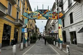 “我们的门”亮相米兰华人街，灵感来自一群孩子……图片