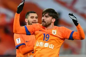 中超|泰山VS大连首发阵容出炉：四外援对决，门将于金永首发图片