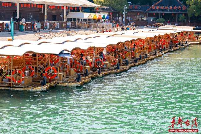 碧水丹霞藏古韵 翠江凝翠迎霞客