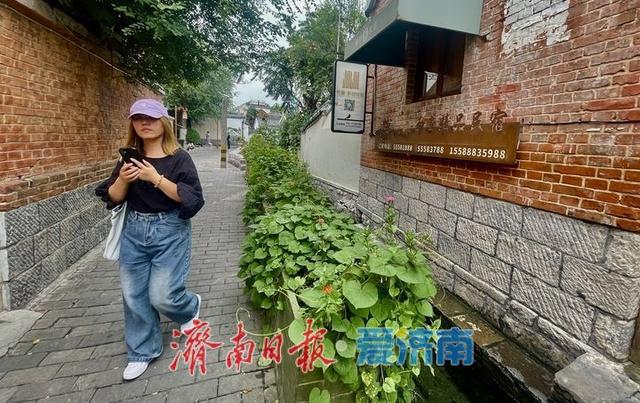 浅秋染老街 尽显老城韵味