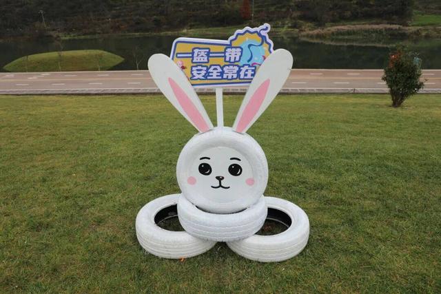 打卡！曲靖首个交通安全主题公园，遛娃学知识，闯关超有趣！