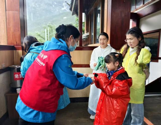 玉龙雪山景区暖心服务，赢游客广泛赞誉