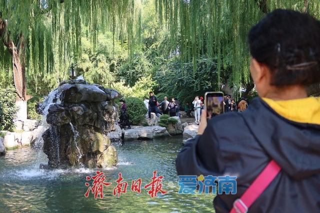 一年四季 泉在济南丨“月牙飞瀑”盛景再现