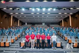 强国有我，东莞新生军训展青春风采｜莞邑校园汇图片