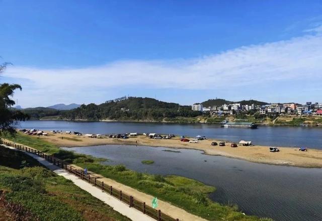解锁宝藏鱼峰，让秋日CityWalk“不基础”！