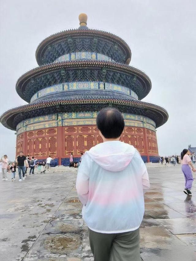 媒体：中年人在《戏台》中寻找自己