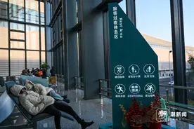 杭州机场过夜休息区上新了，热水、充电都有！图片