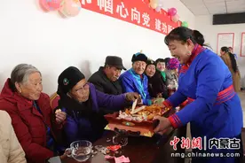 内蒙古奈曼旗乌兰额日格村：乳香飘溢庆“三八”图片