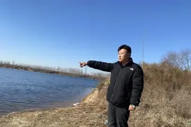 凛冽寒冬，潍坊小伙奋不顾身跳河救人图片