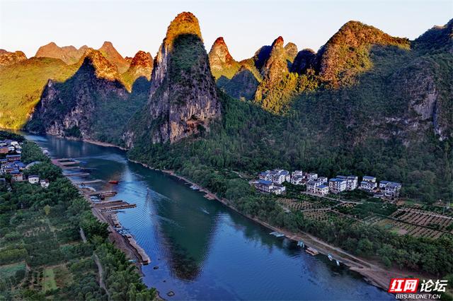 岁暖时刻丨当漓江拐过杨堤浪石村，整个桂林的山水都温柔了