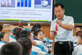 物理课变成“魔法课”？“别人家的老师”从没让我失望！图片